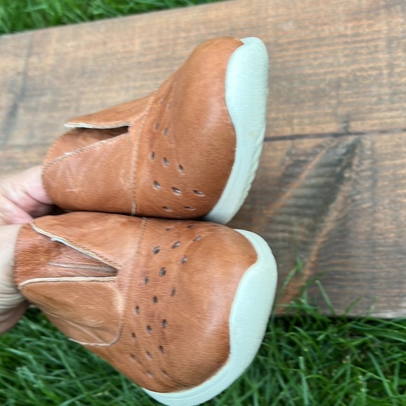 SOFFT BRAND LEATHER SLIP ON SHOES LIGHT BROWN/TAN SIZE 7.5 - Picture 16 of 17